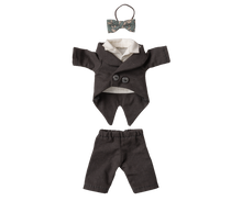 Load image into Gallery viewer, Maileg Wedding Suit, Dad Mouse