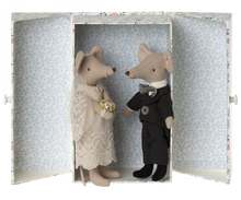 Load image into Gallery viewer, Maileg Wedding Mice Couple In Box