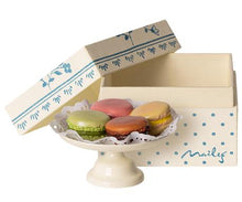 Load image into Gallery viewer, Maileg Macarons et Chocolat
