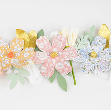 Load image into Gallery viewer, Liberty Paper Flower Garland
