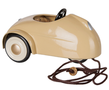 Load image into Gallery viewer, Maileg Car, Mouse - Wheat  W
