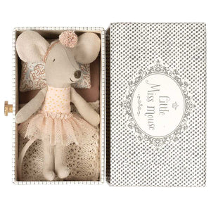 Little Sister Dance Mouse in a Daybed