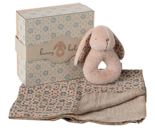Load image into Gallery viewer, Maileg Rabbit Rattle Set - Powder
