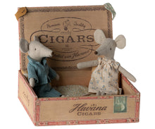 Load image into Gallery viewer, Maileg Mum &amp; Dad in Cigar Box
