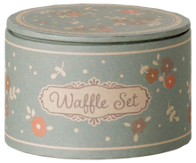Load image into Gallery viewer, Maileg Waffle Set, Mouse
