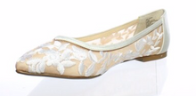 Load image into Gallery viewer, Leah Ivory Flower Fabric Flat
